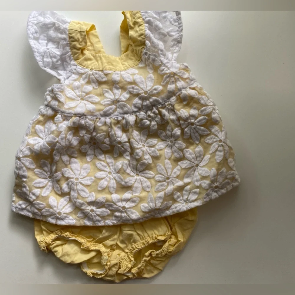 Gymboree Yellow and White Floral Baby Dress Set / Size 3-6 months / NWOT